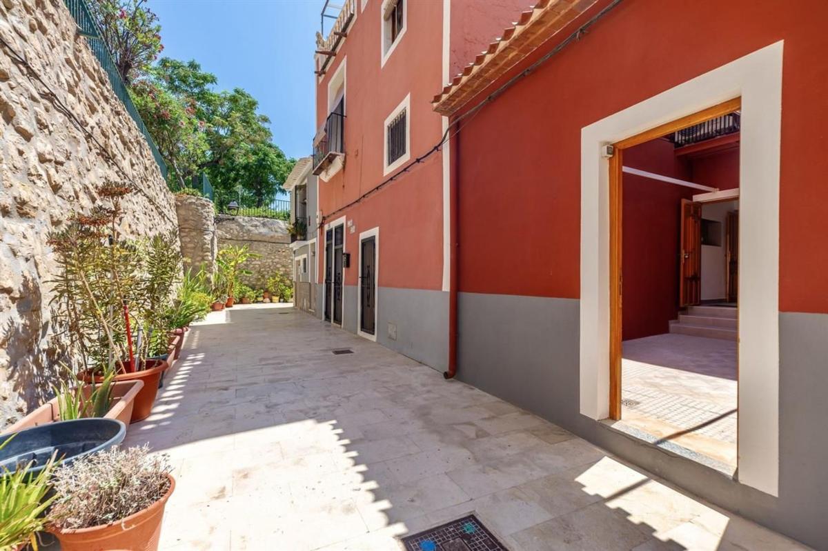 Properties for sale and rent in Spain photo 3
