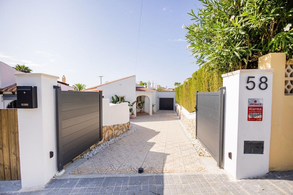 Properties for sale and rent in Spain photo 3