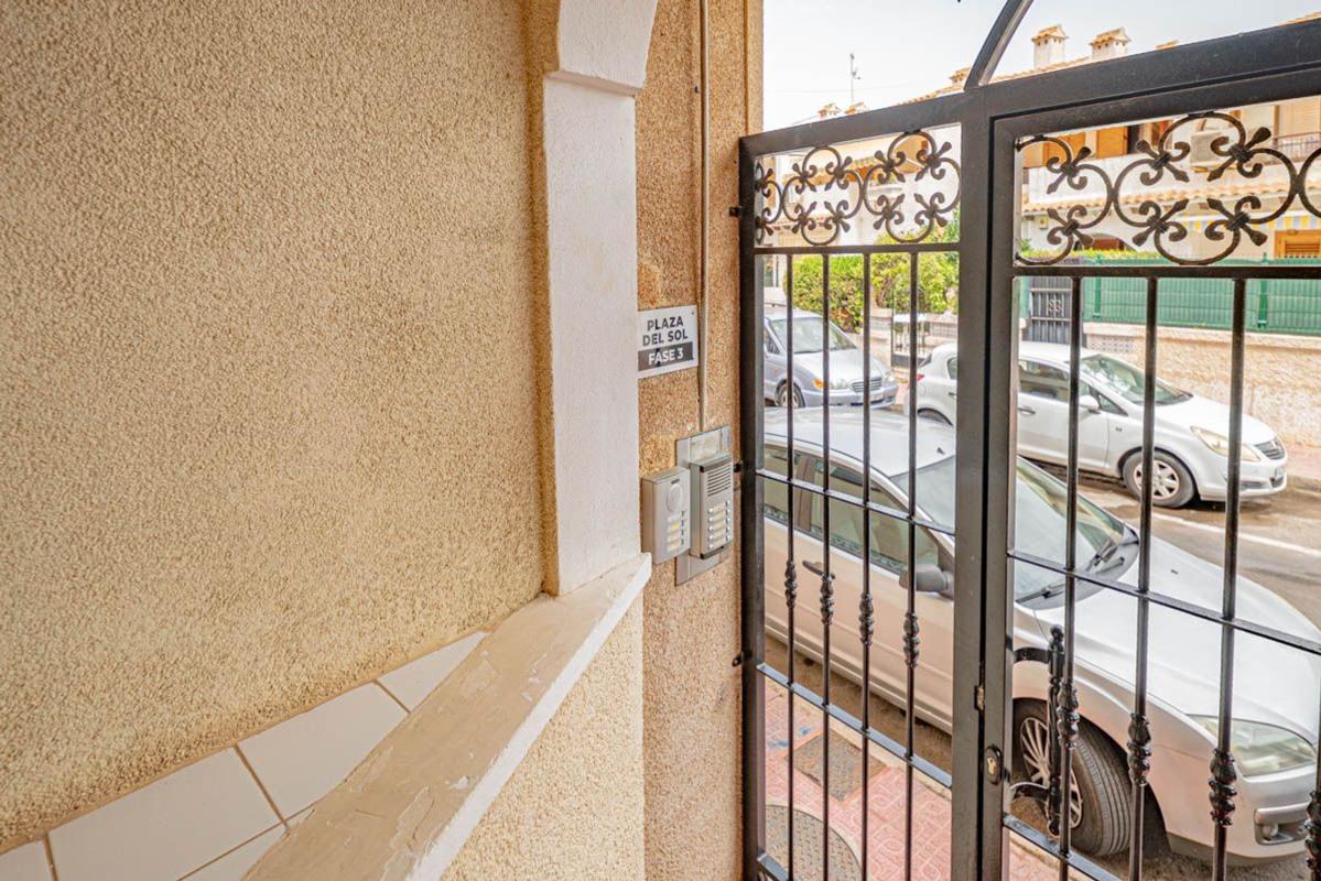 Venta de piso en Piso en Calle Helsinki, Playa de los Locos, Torrevieja, Torrevieja
photo 3