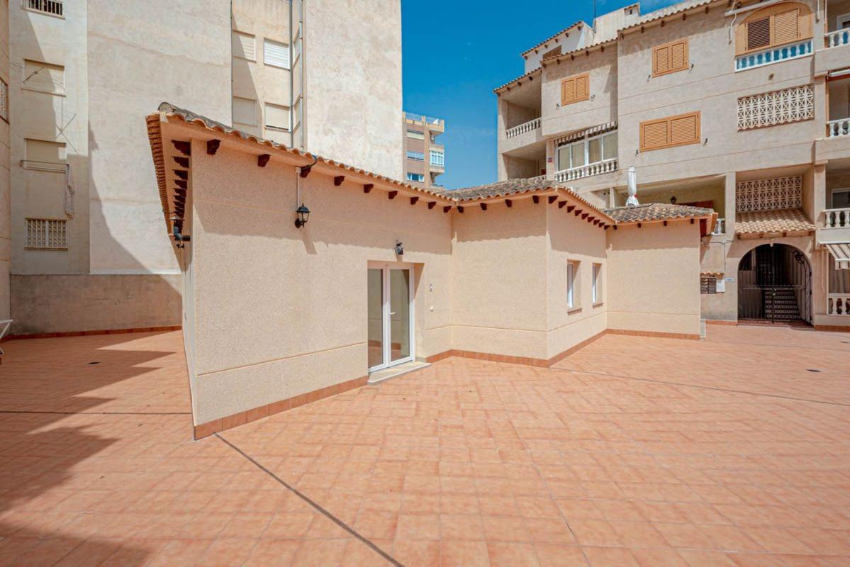 Venta de piso en Piso en Calle Helsinki, Playa de los Locos, Torrevieja, Torrevieja
photo 4