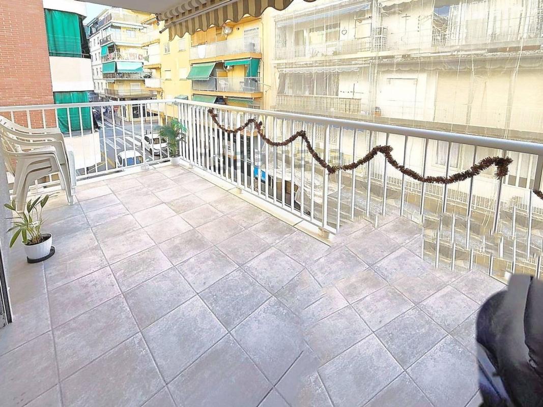 Venta de piso en Piso en Calle Rosal, Centro Urbano, Benidorm, Benidorm
 photo 3