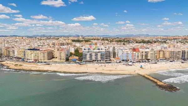 Penthouse for sale at Ático en Avenida Doctor Mariano Ruiz Canovas, 7, Playa de los Locos, Torrevieja, Torrevieja thumbnail 3