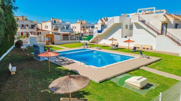 Penthouse for sale at  Ático en Calle Teresa Berganza, La Siesta - El Salado - Torreta, Torrevieja, Torrevieja photo 4
