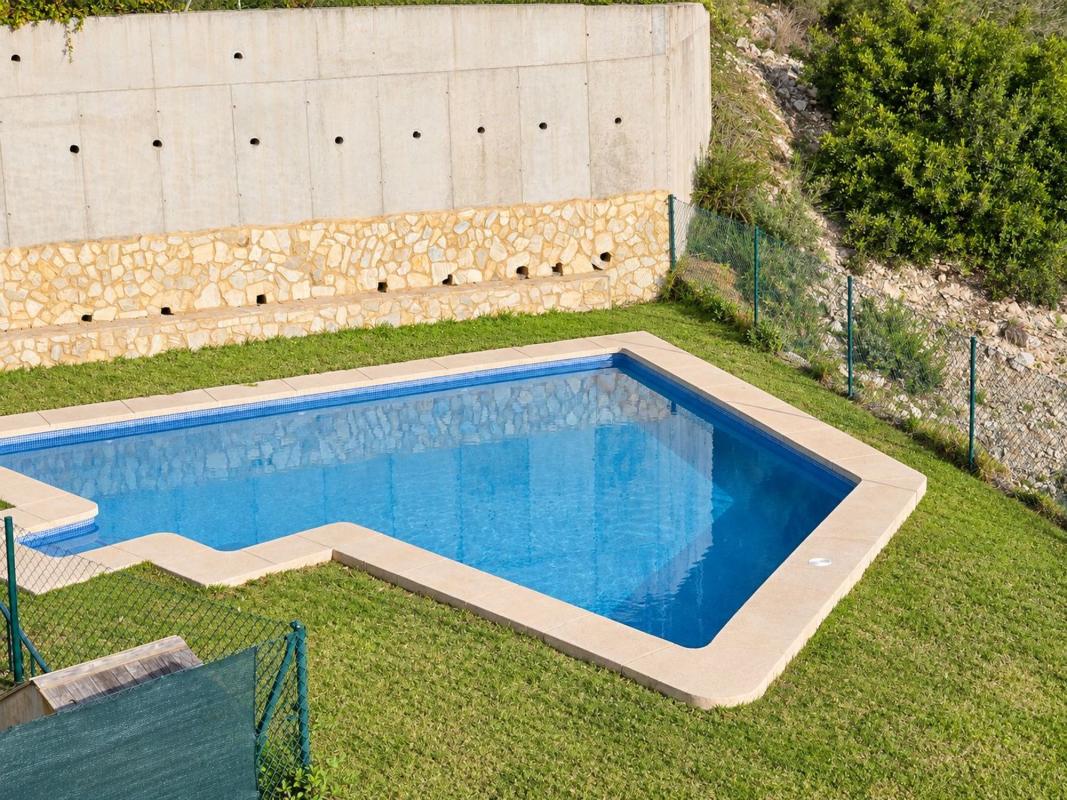 Properties for sale and rent in Spain photo 5