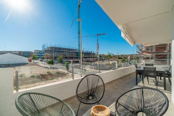 Venta de piso en Piso en Centro, San Miguel de Salinas, San Miguel de Salinas
thumbnail 2