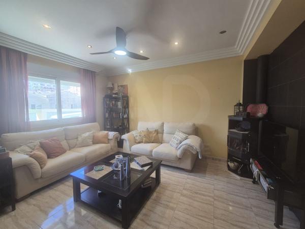 Chalet adosado en Pego photo 4