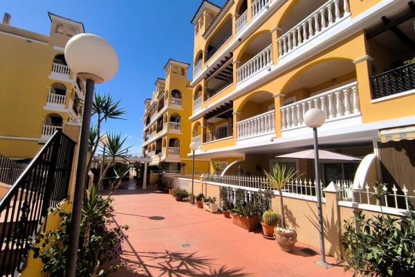 Venta de piso en Piso en Calle Egidos del Sur, Algorfa, Algorfa
photo 1