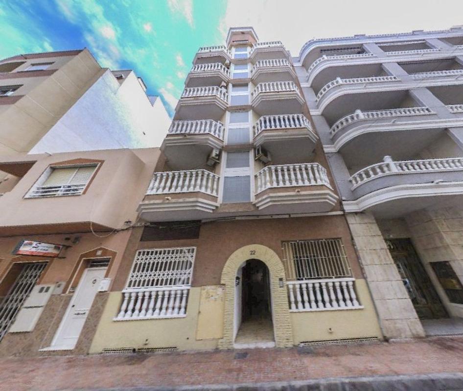 Sprzedaż mieszkania w Piso en Calle María Gil Vallejos, Avenida Habaneras - Curva de Palangre, Torrevieja, Torrevieja
photo 1