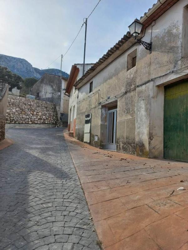 Propiedades en venta y alquiler en España photo 2