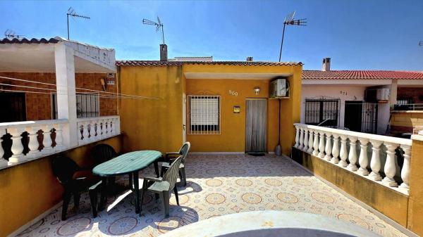Chalet adosado en Urbanización Torreta II, La Siesta - El Salado - Torreta, Torrevieja photo 1