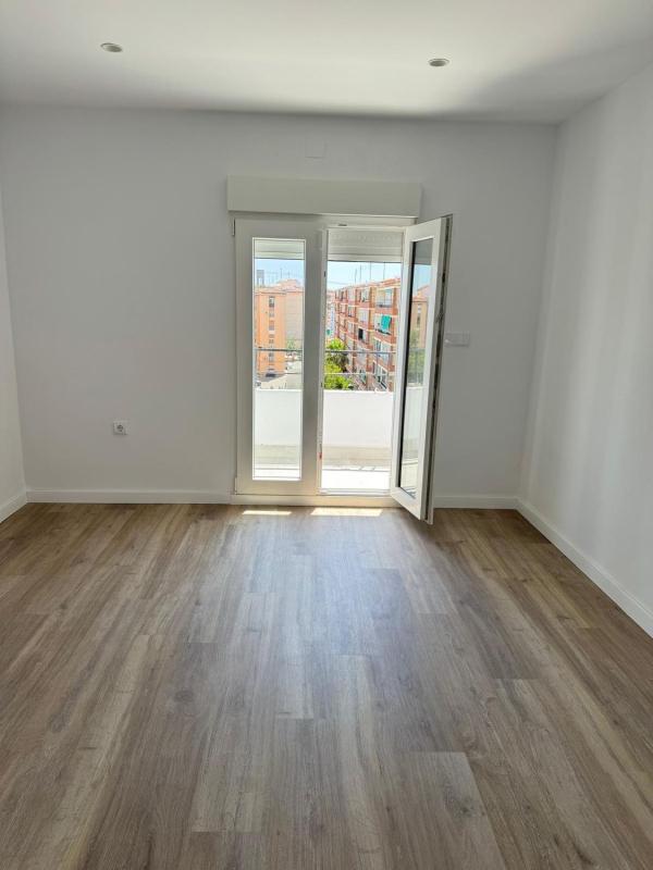 Venta de piso en Piso en Calle Matemático Romero, Virgen del Remedio - Parque lo Morant, Alicante / Alacant, Alicante / Alacant
photo 4