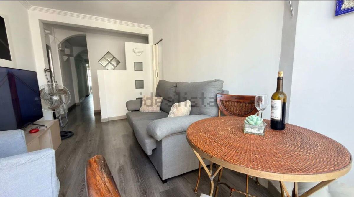 Продажа квартиры на Piso en Calle del Doctor Bergez, 7, Carolinas Bajas, Alicante / Alacant, Аликанте / Алакант
photo 3