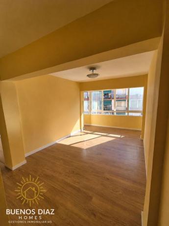 Venta de piso en Piso en Calle Maestro Luis Torregrosa, Plà del Bon Repòs-La Goteta, Alicante / Alacant, Alicante / Alacant
 photo 2