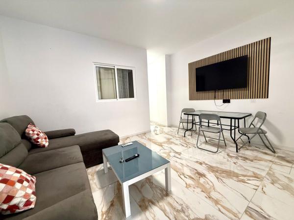 Venta de piso en Piso en Calle de Torres Quevedo, Carolinas Bajas, Alicante / Alacant, Alicante / Alacant
thumbnail 3