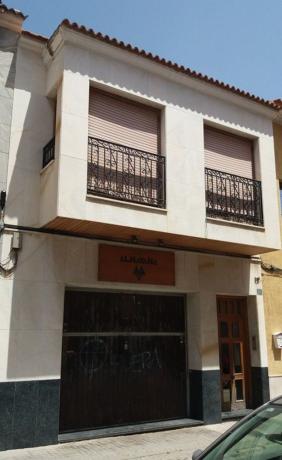 Chalet adosado en Calle Valencia, Novelda photo 1