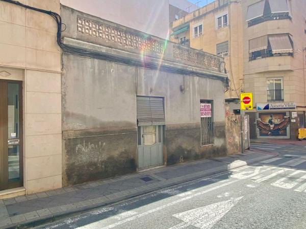 Chalet adosado en Calle Verónica, Raval de Santa Teresa-El Asilo, Elche / Elx photo 1