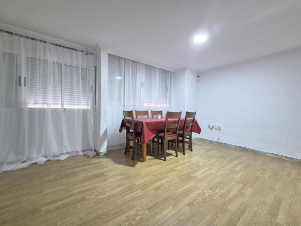 Venta de piso en Piso en Antonio De Trueba, Carolinas Bajas, Alicante / Alacant, Alicante / Alacant
thumbnail 3