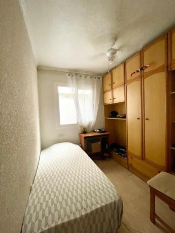 Sale of flat in Piso en Calle Inmaculada del Pla, Plà del Bon Repòs-La Goteta, Alicante / Alacant, Alicante
thumbnail 2