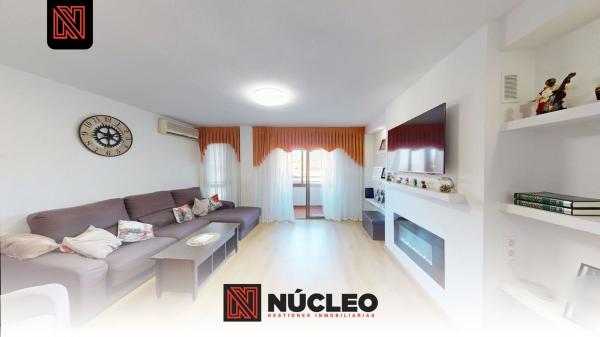 Venta de piso en Piso en Calle Garbinet, Carolinas Altas, Alicante / Alacant, Alicante / Alacant
photo 1
