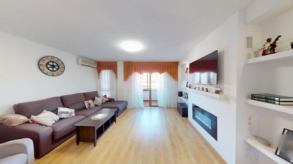 Venta de piso en Piso en Calle Garbinet, Carolinas Altas, Alicante / Alacant, Alicante / Alacant
 photo 2