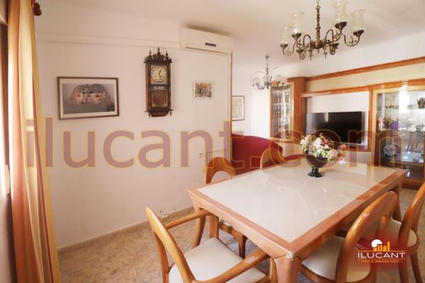 Sale of flat in Piso en Virgen del Remedio - Parque lo Morant, Alicante / Alacant, Alicante
photo 1