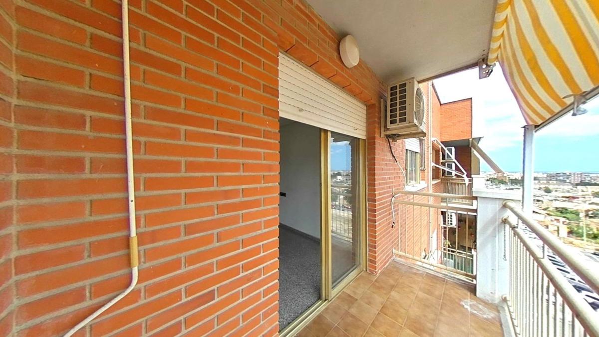 Sprzedaż mieszkania w Piso en Calle Joaquín Martínez Maciá, Carrús Oeste, Elche / Elx, Elche / Elx
photo 2