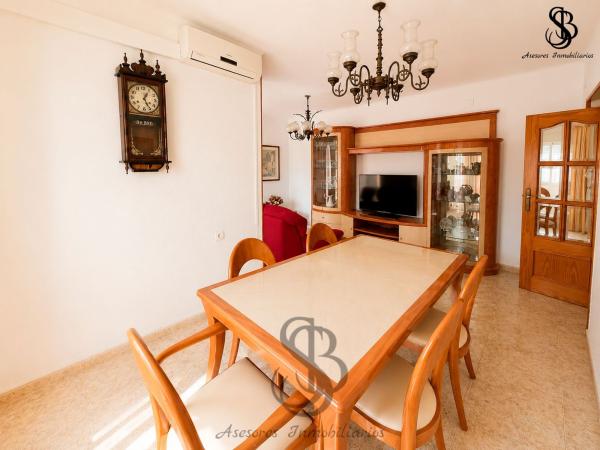 Sale of flat in Piso en Calle Doctor Claramunt, Virgen del Remedio - Parque lo Morant, Alicante / Alacant, Alicante
thumbnail 3