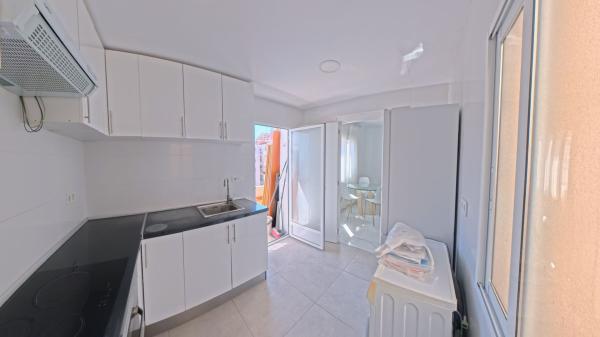 Venta de piso en Piso en Calle del Catedrático Daniel Jiménez de Cisneros, Carolinas Altas, Alicante / Alacant, Alicante / Alacant
photo 1
