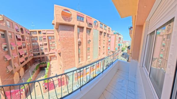 Venta de piso en Piso en Calle del Catedrático Daniel Jiménez de Cisneros, Carolinas Altas, Alicante / Alacant, Alicante / Alacant
thumbnail 3