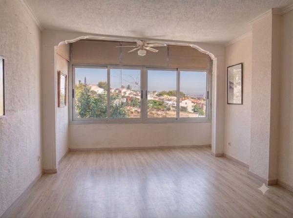 Продажа квартиры на Piso en Avenida D'Escandinàvia, 35, Monte Faro-Altomar, Gran Alacant, Гран-Алакант
thumbnail 2