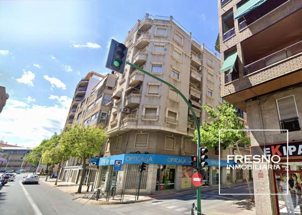 Venta de piso en Piso en Calle Concepción Arenal, Pont Nou-Corazón de Jesús, Elche / Elx, Elche / Elx
photo 1