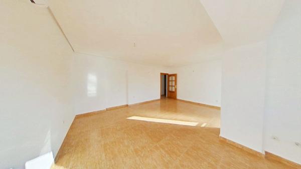 Venta de piso en Piso en Carolinas Altas, Alicante / Alacant, Alicante / Alacant
thumbnail 2