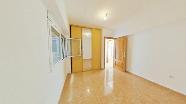 Venta de piso en Piso en Carolinas Altas, Alicante / Alacant, Alicante / Alacant
thumbnail 3