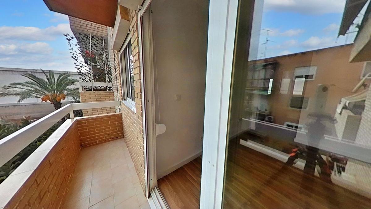 Venta de piso en Piso en Campoamor, Alicante / Alacant, Alicante / Alacant
 photo 2