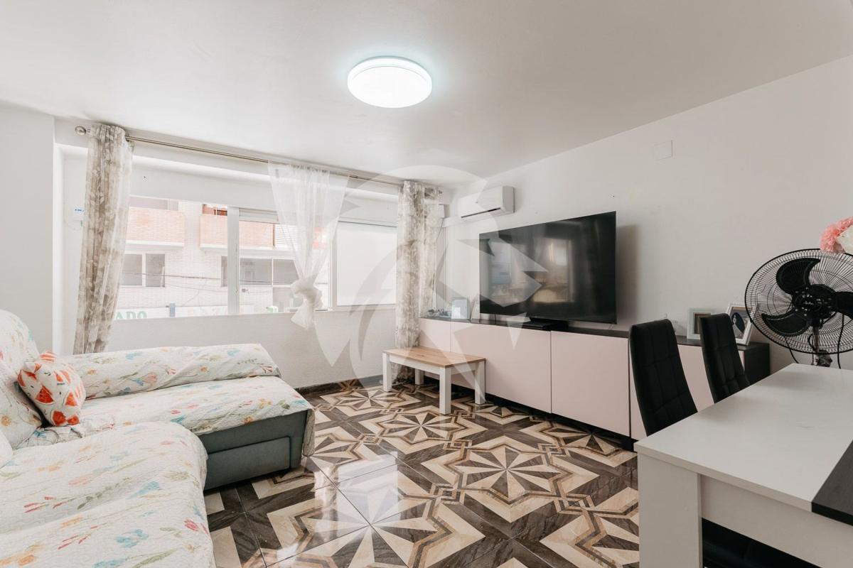 Venta de piso en Piso en Calle General Elizaicin, Carolinas Bajas, Alicante / Alacant, Alicante / Alacant
photo 1