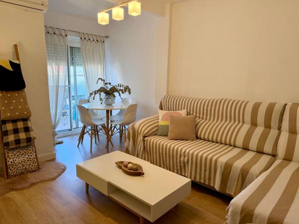 Продажа квартиры на Piso en Calle de Sant Mateu, Carolinas Altas, Alicante / Alacant, Аликанте / Алакант
photo 1