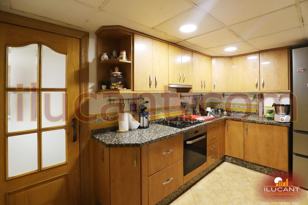 Продажа квартиры на Piso en Carolinas Bajas, Alicante / Alacant, Аликанте / Алакант
 photo 3