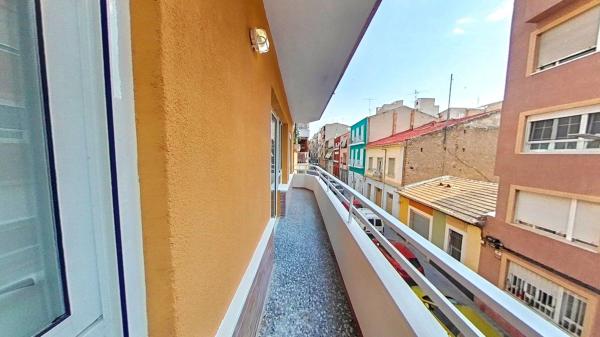 Продажа квартиры на Piso en Carolinas Bajas, Alicante / Alacant, Аликанте / Алакант
thumbnail 2