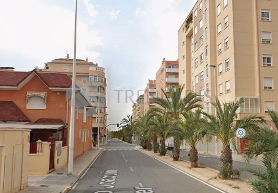 Venta de piso en Piso en Calle Josep Joaquim Landerer, Zona Universidad, Elche / Elx, Elche / Elx
photo 1