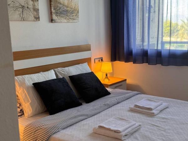 Venta de piso en Piso en Glorieta del Reino Unido, 6, El Palmeral-Urbanova-Tabarca, Alicante / Alacant, Alicante / Alacant
thumbnail 2