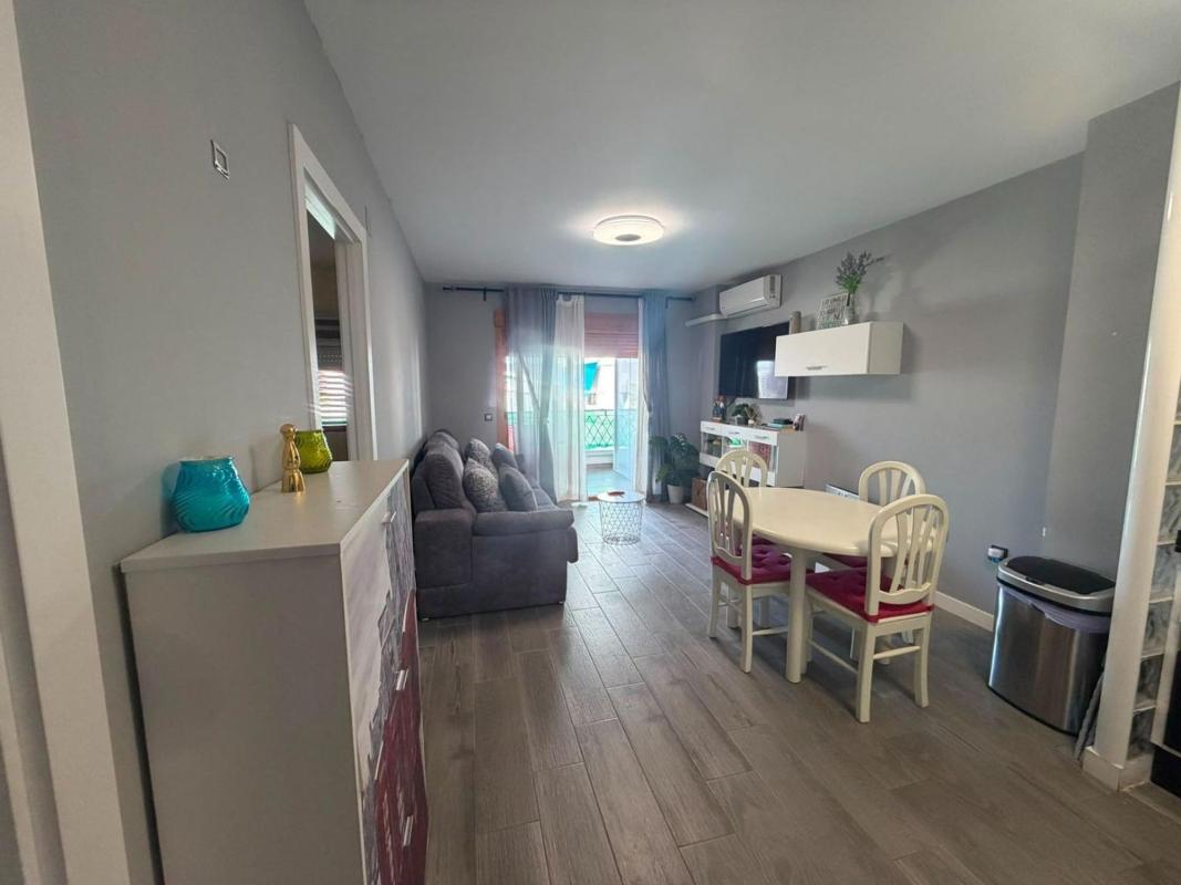 Venta de piso en Piso en Los Europeos, Torrevieja, Torrevieja
photo 1