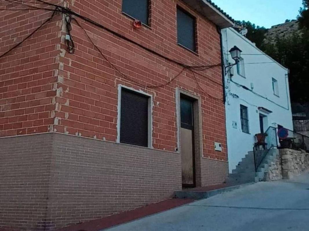 Propiedades en venta y alquiler en España photo 1