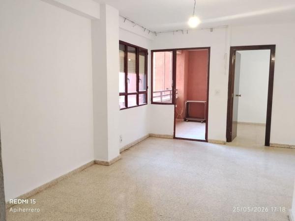 Sale of flat in Piso en Carolinas Altas, Alicante / Alacant, Alicante
 photo 4