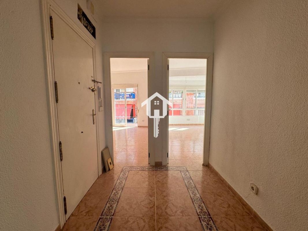 Sale of apartment in Piso en CL General Serrano, Carolinas Bajas, Alicante / Alacant, Alicante
 photo 4