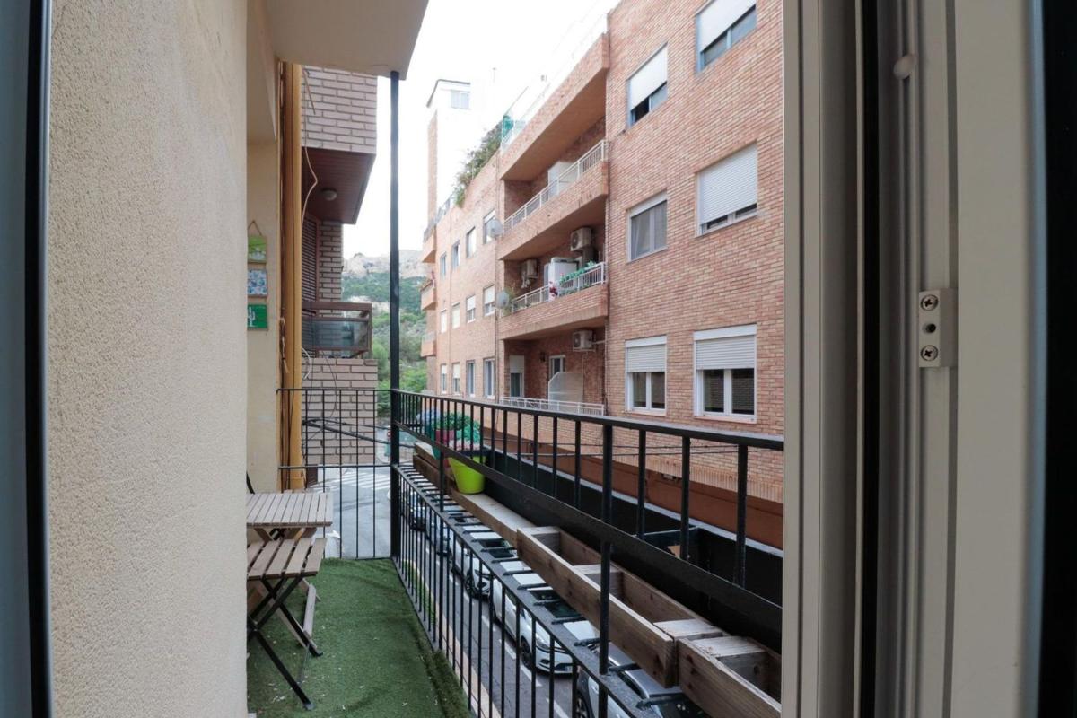 Sprzedaż mieszkania w Piso en Calle de Martínez de Velasco, Carolinas Bajas, Alicante / Alacant, Alicante / Alacant
photo 2