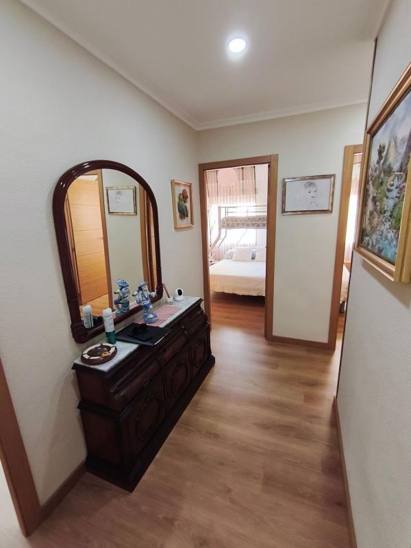 Venta de piso en Piso en Calle Fiscal Miguel Gutiérrez Carbonell, 24, Plà del Bon Repòs-La Goteta, Alicante / Alacant, Alicante / Alacant
 photo 4
