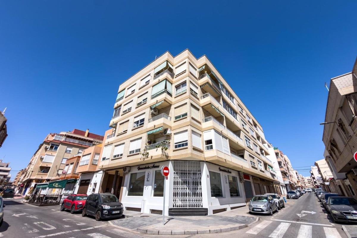 Venta de piso en Piso en Calle San Pascual, Centro - Muelle Pesquero, Torrevieja, Torrevieja
photo 2