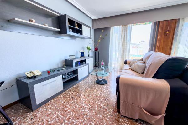 Продажа квартиры на Piso en Calle San Pascual, Centro - Muelle Pesquero, Torrevieja, Торревьеха
thumbnail 3