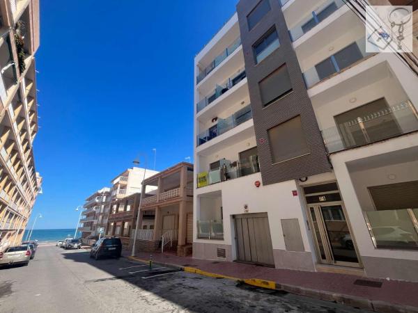 Продажа квартиры на Piso en Calle Blasco Ibáñez, Guardamar Playa, Guardamar del Segura, Гуардамар-дель-Сегура
thumbnail 2
