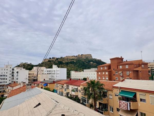 Venta de piso en Piso en Calle Indalecio Prieto, 10, Plà del Bon Repòs-La Goteta, Alicante / Alacant, Alicante / Alacant
 photo 1